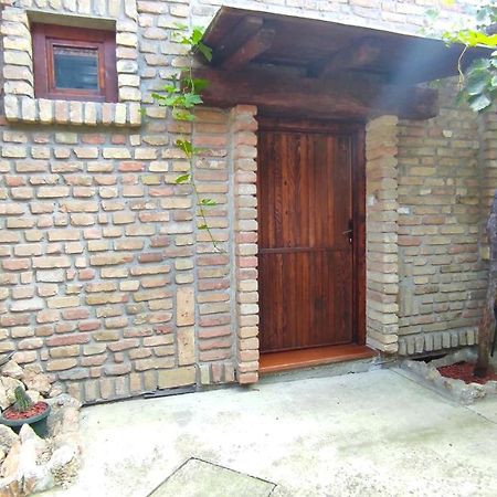 Wood House Ruma Exterior foto
